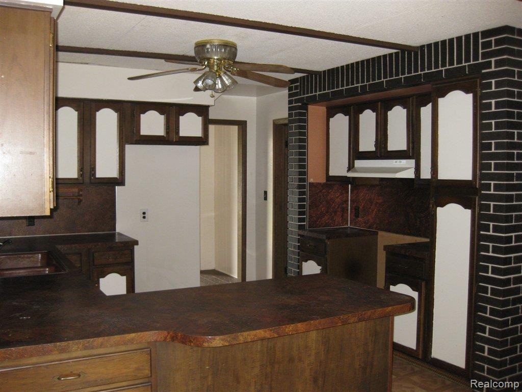 8159 Embury Road Grand Blanc, MI 48439 - Photo 4 of 13 kitchen.jpg