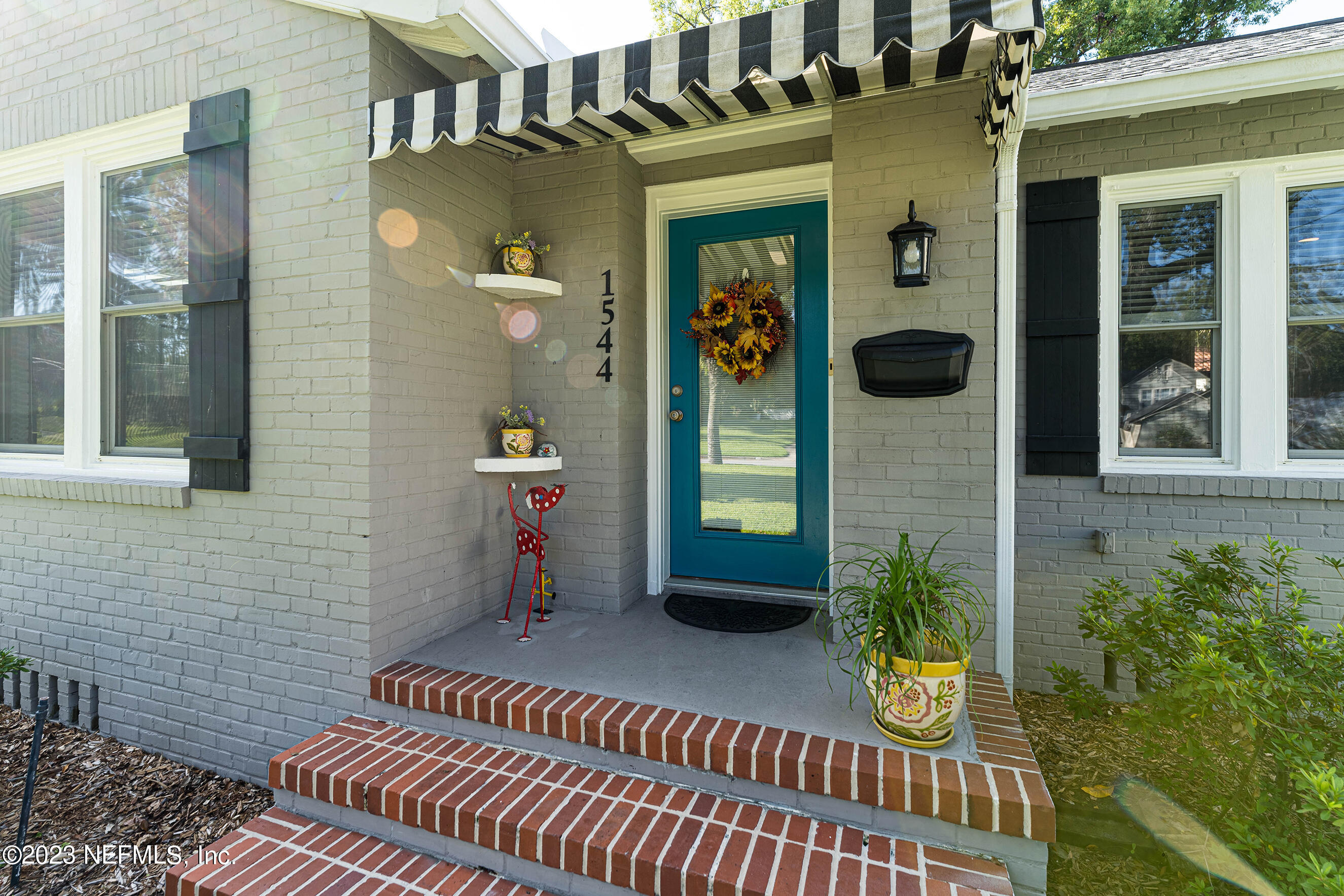 1544 Lorimier Road Jacksonville, FL 32207 - Photo 4 of 27 a view of outdoor space and porch