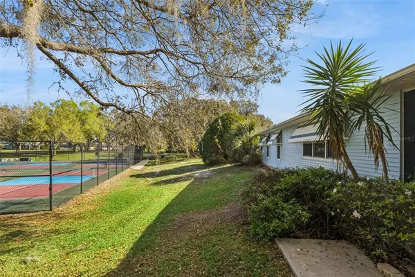 $269,900 | 828 Dundee Circle, Leesburg, FL 34788