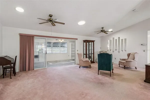 $269,900 | 828 Dundee Circle, Leesburg, FL 34788