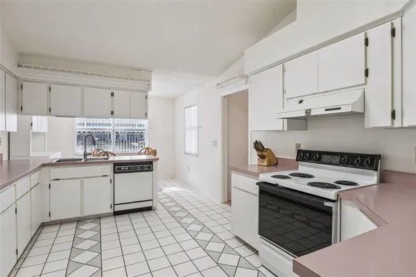 $269,900 | 828 Dundee Circle, Leesburg, FL 34788