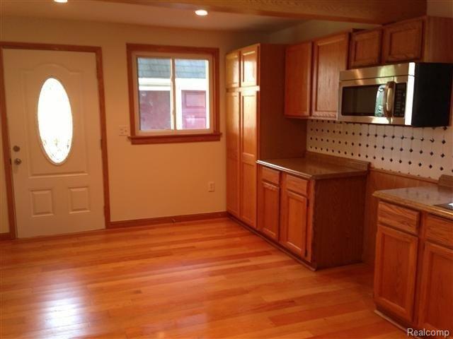 375 North Latson Road Howell, MI 48843 - Photo 19 of 25 Kitchen