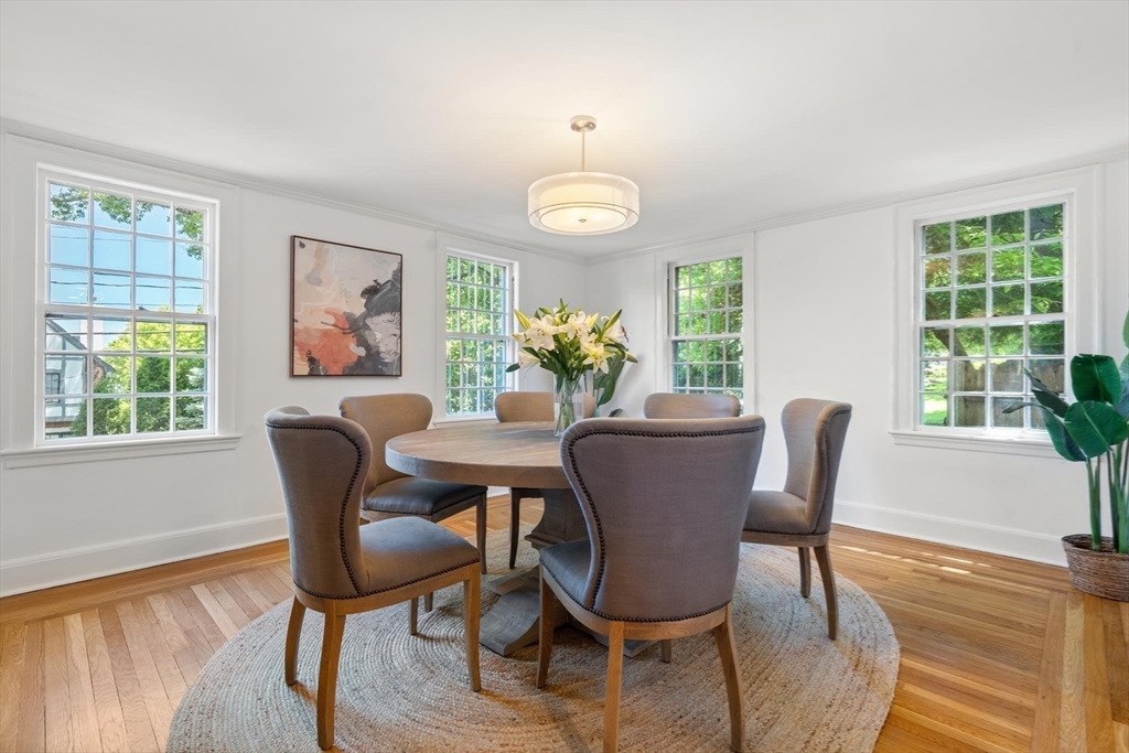 25 Chestnut Hill Road Newton, MA 02467 - Photo 5 of 32