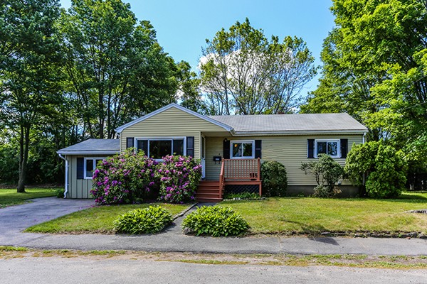 3 Laurine Road Danvers, MA 01923 - Photo 1 of 19 Gallery Image 1