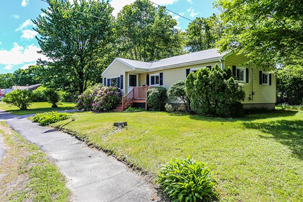 3 Laurine Road Danvers, MA 01923 - Photo 2 of 19 Gallery Image 2