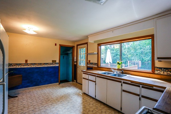 3 Laurine Road Danvers, MA 01923 - Photo 4 of 19 Gallery Image 4