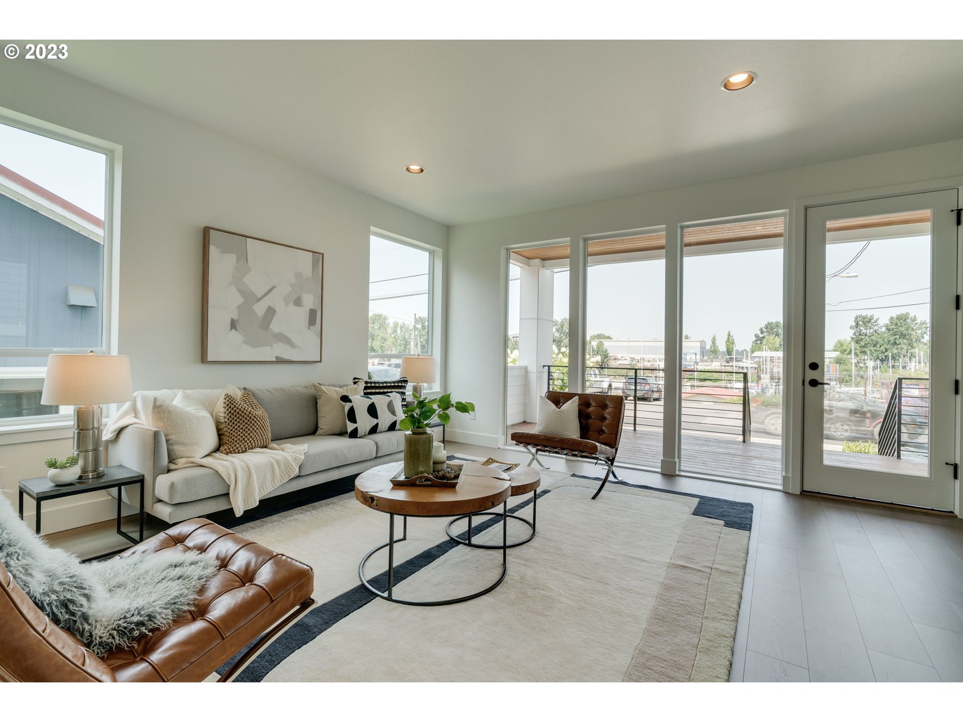 108 Northeast Bridgeton Road Portland, OR 97211 - Photo 13 of 47 Living Room