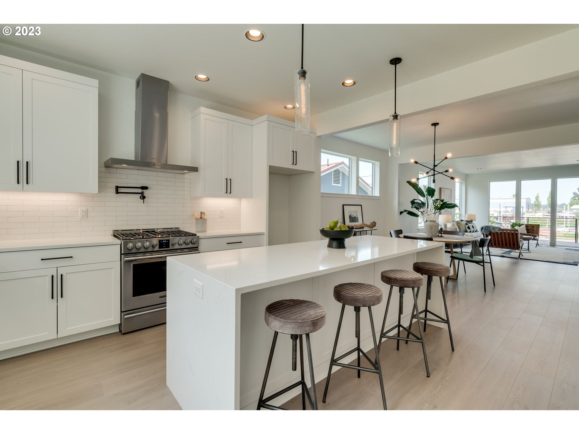 108 Northeast Bridgeton Road Portland, OR 97211 - Photo 17 of 47 Kitchen