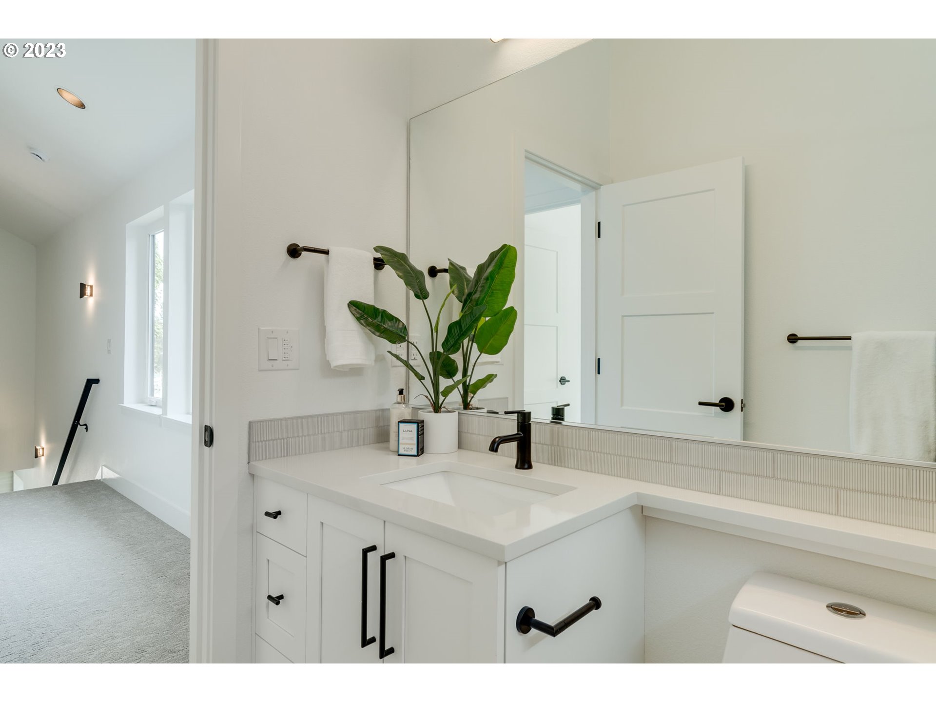 108 Northeast Bridgeton Road Portland, OR 97211 - Photo 23 of 47 Bathroom