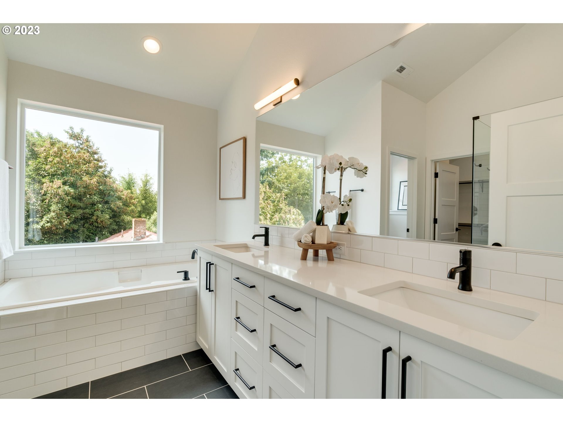 108 Northeast Bridgeton Road Portland, OR 97211 - Photo 30 of 47 Owner's Suite Bathroom