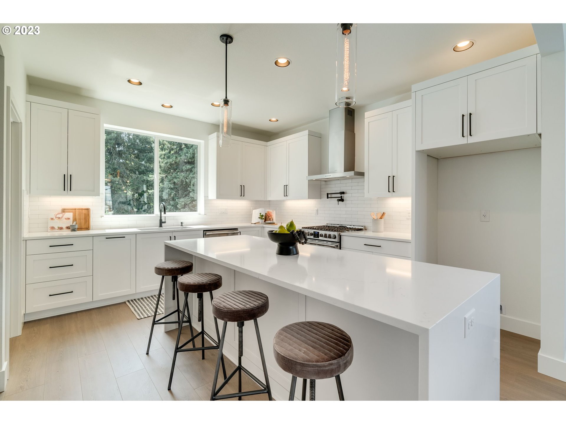 108 Northeast Bridgeton Road Portland, OR 97211 - Photo 9 of 47 Kitchen