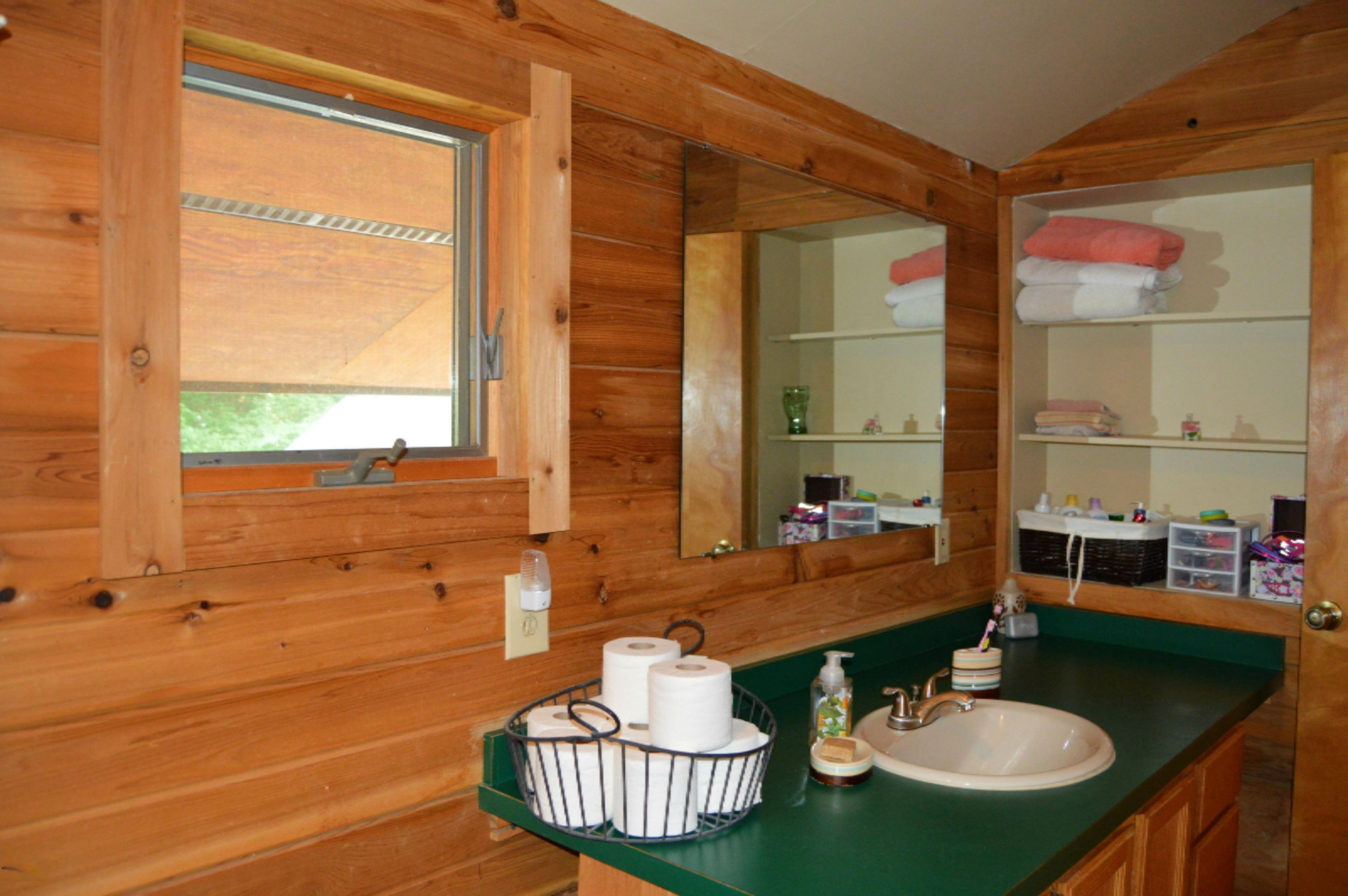3103 West Hazel Road Hart, MI 49420 - Photo 40 of 47 Upper Bath