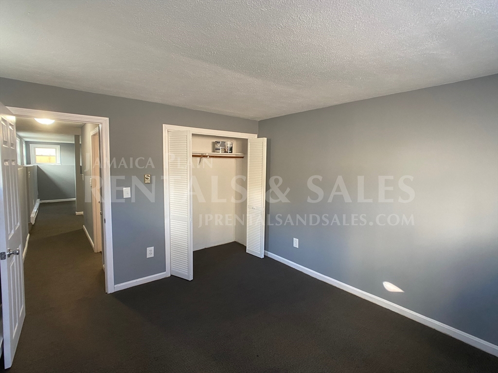 15 Pinedale Road, Unit 4 Boston, MA 02131 - Photo 5 of 11