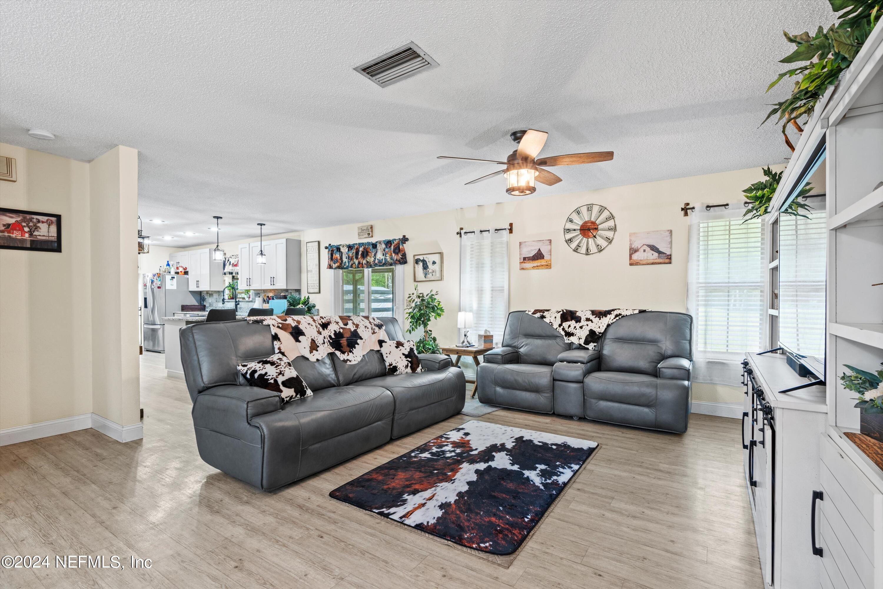1645 Lightsey Road St. Augustine, FL 32084 - Photo 9 of 40 13-Living Room