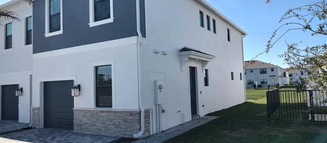 $2,990 | 7770 Southwest Bentley Lane, Stuart, FL 34997