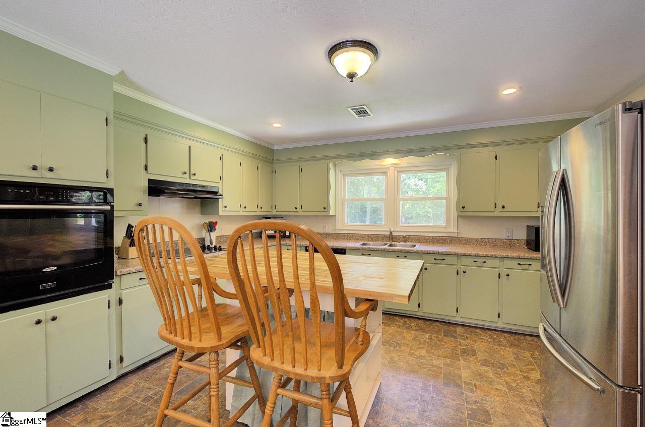 303 Mill St Extension Williamston, SC 29697 - Photo 10 of 29