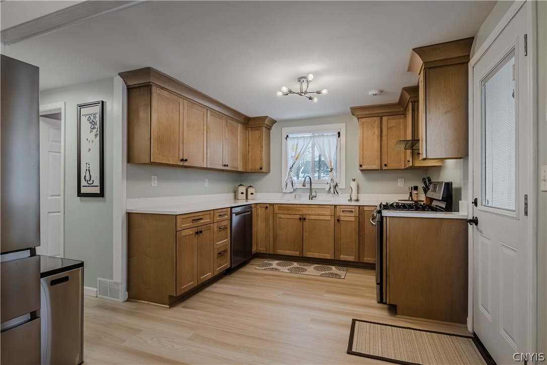 115 Riverview Parkway South Rome, NY 13440 - Photo 8 of 31