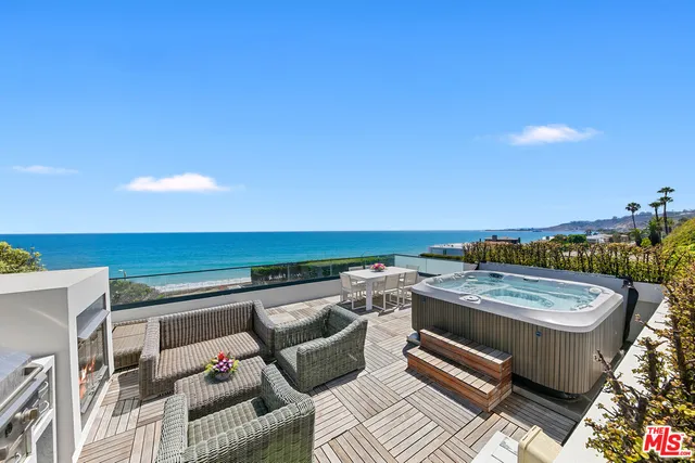 $4,000,000 | 22065 Pacific Coast Highway, Unit 1, Malibu, CA 90265
