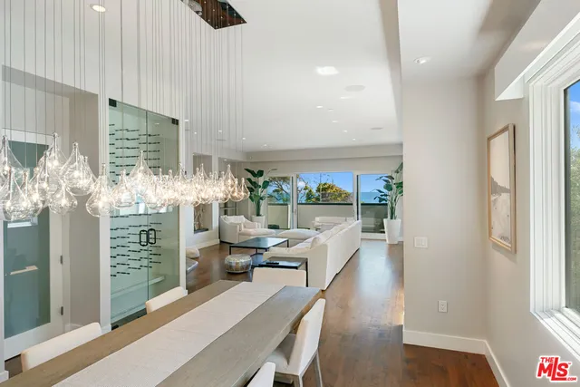$4,000,000 | 22065 Pacific Coast Highway, Unit 1, Malibu, CA 90265
