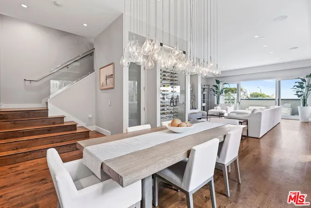 $4,000,000 | 22065 Pacific Coast Highway, Unit 1, Malibu, CA 90265