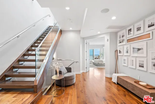 $4,000,000 | 22065 Pacific Coast Highway, Unit 1, Malibu, CA 90265