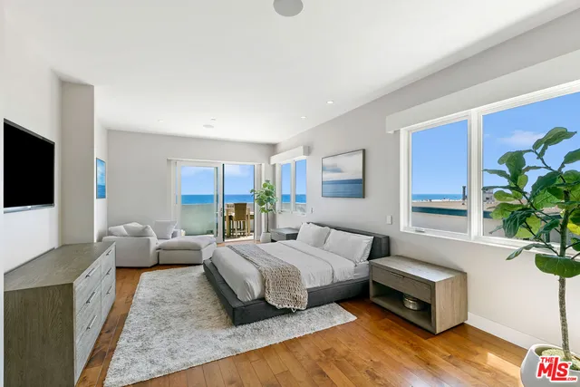 $4,000,000 | 22065 Pacific Coast Highway, Unit 1, Malibu, CA 90265