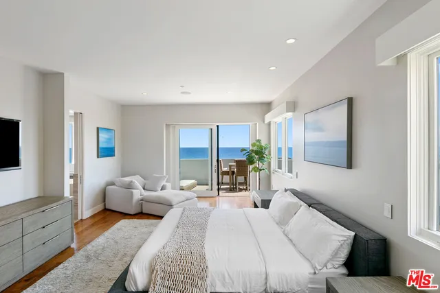 $4,000,000 | 22065 Pacific Coast Highway, Unit 1, Malibu, CA 90265