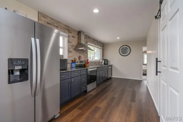 $299,900 | 19511 County Road 5-606R, Lebanon, MO 65536