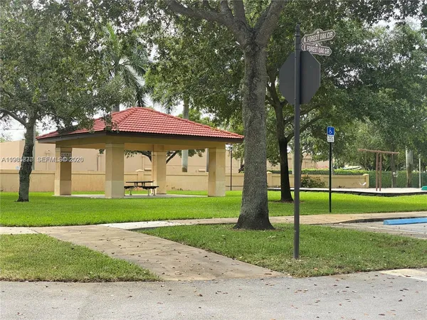 $2,950 | 14117 North Forest Oak Circle, Davie, FL 33325