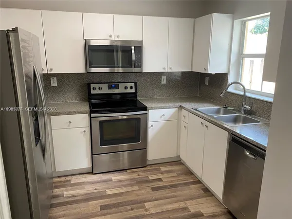 $2,950 | 14117 North Forest Oak Circle, Davie, FL 33325