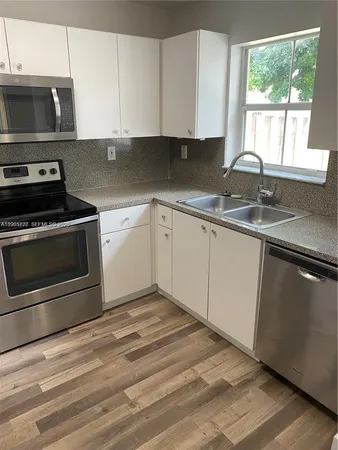 $2,950 | 14117 North Forest Oak Circle, Davie, FL 33325