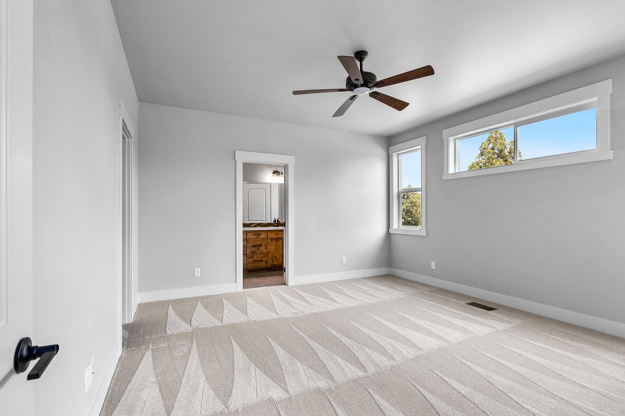 10985 Summit Ridge Court Redmond, OR 97756 - Photo 12 of 31 Pictures are of a similar home.