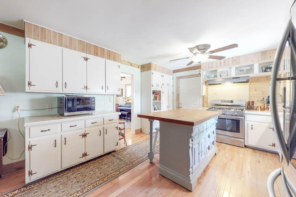 1725 Pine Log Road Aiken, SC 29803 - Photo 2 of 4 Island plus breakfast bar!