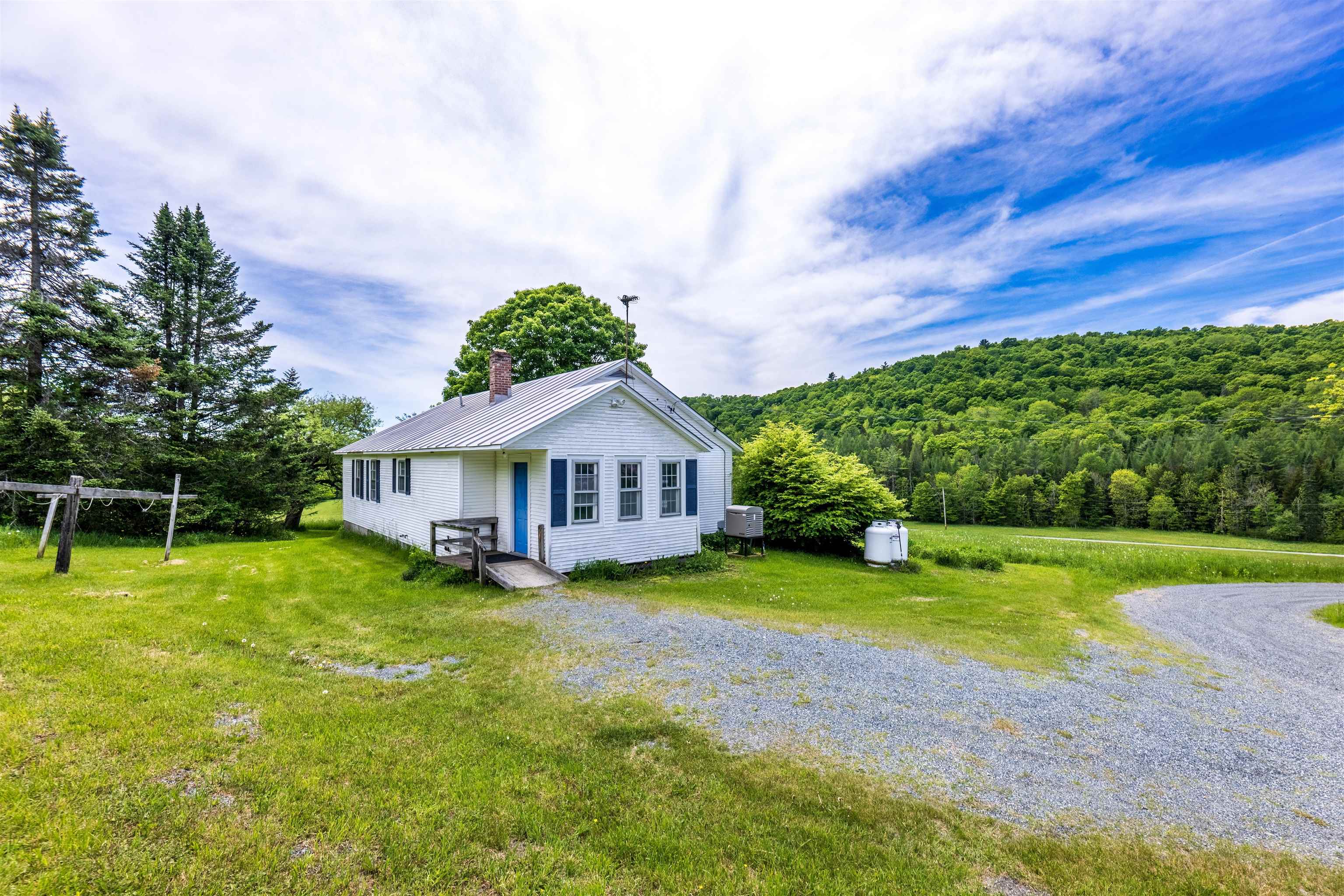 88 Van Dyke Road Strafford, VT 05072 - Photo 3 of 26