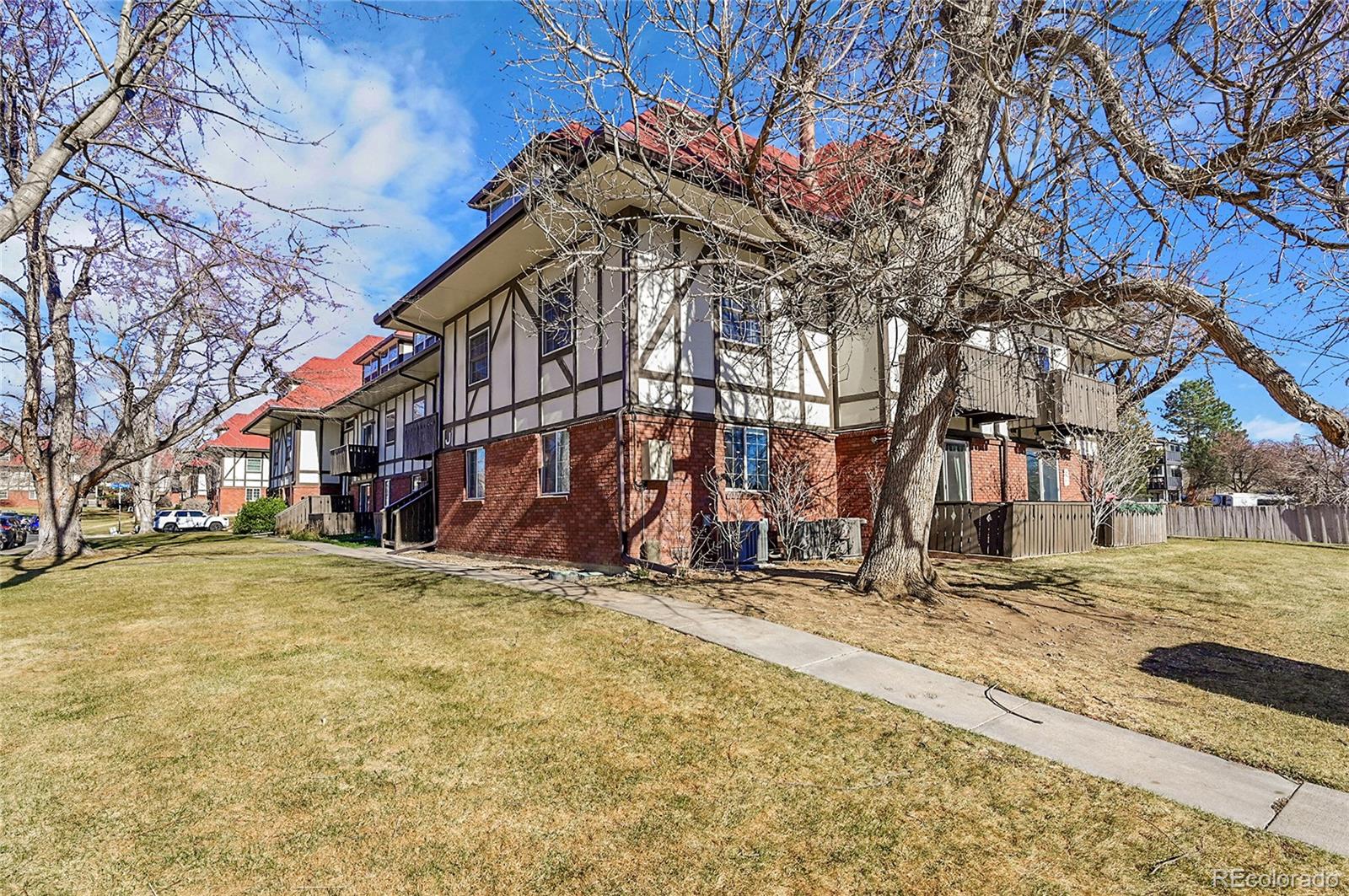 3250 Oneal Circle, Unit 25J Boulder, CO 80301 - Photo 2 of 22 a view of a house with a snow in the yard