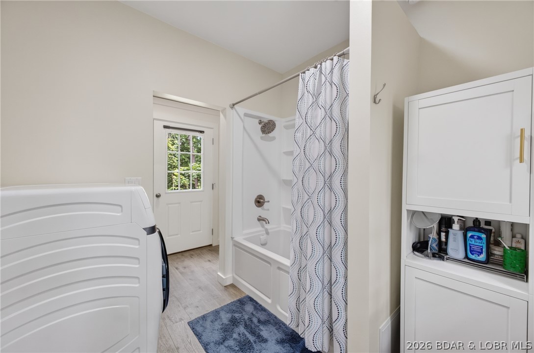 25145 State Route West Barnett, MO 65011 - Photo 17 of 58 Jetted tub, gives spa like luxury