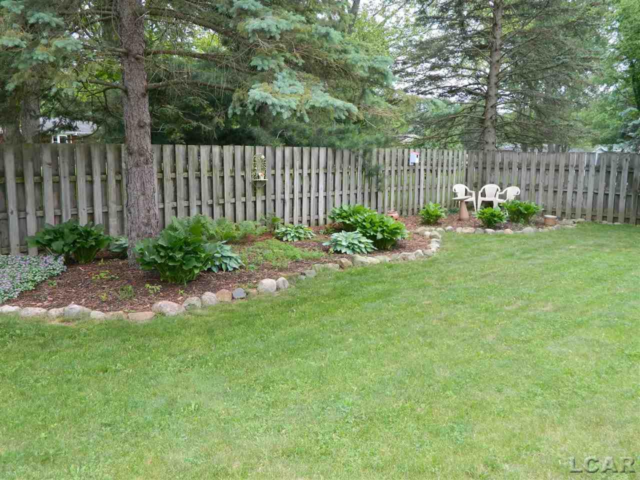 2689 West Russell Road Tecumseh, MI 49286 - Photo 26 of 28 31350103-25.JPG