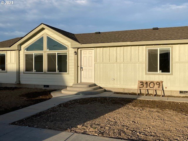 3109 Southwest Terrace Drive Pendleton, OR 97801 - Photo 1 of 6 Gallery Image 1