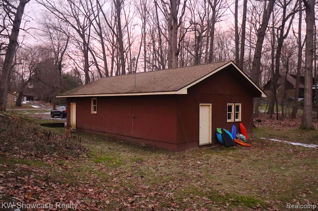1730 Moffat Road Leonard, MI 48367 - Photo 10 of 34