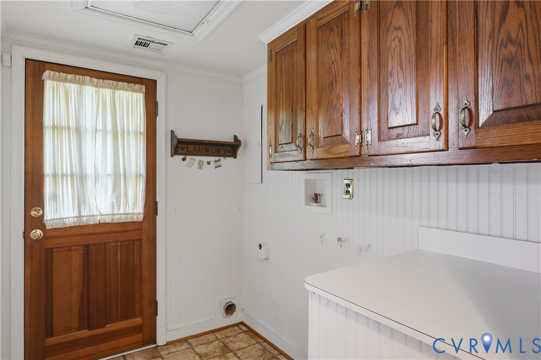 7660 Varann Road Henrico, VA 23231 - Photo 17 of 29 Wood-finish cabinetry with decorative hardware, wh