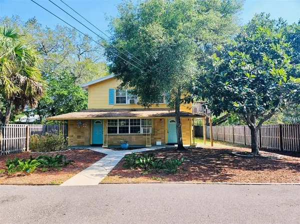 $1,550 | 1141 Sunset Point Road, Unit 3, Clearwater, FL 33755