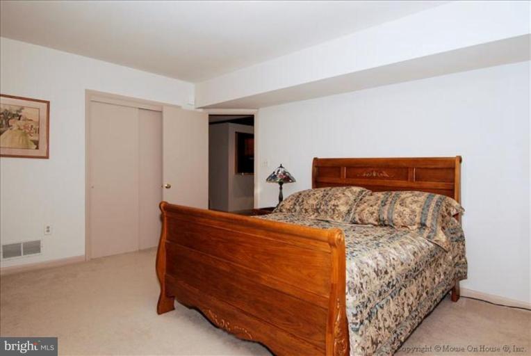 1439 Oak Bluff Road Edgewater, MD 21037 - Photo 24 of 30 Bedroom #3