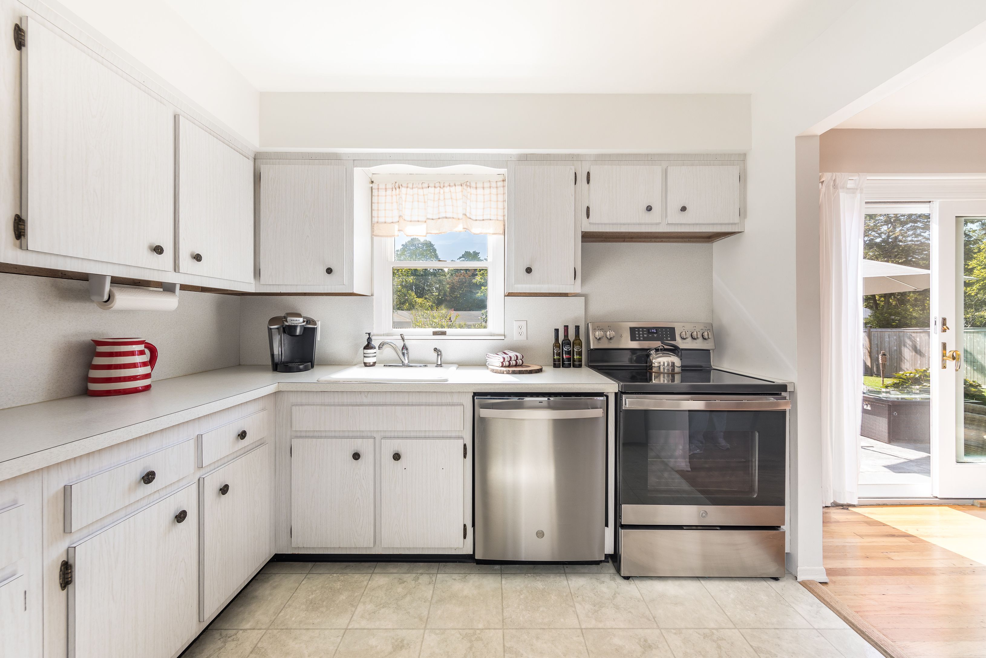 40 Riverdale Drive Hampton Bays, NY 11946 - Photo 9 of 19