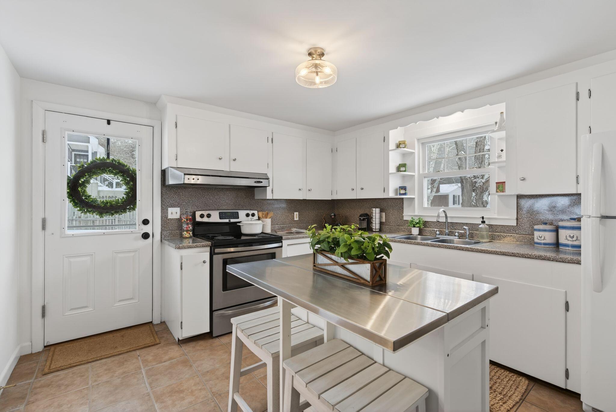 15 Hamlin Road Falmouth, ME 04105 - Photo 8 of 32 15 Hamlin Rd, Falmouth