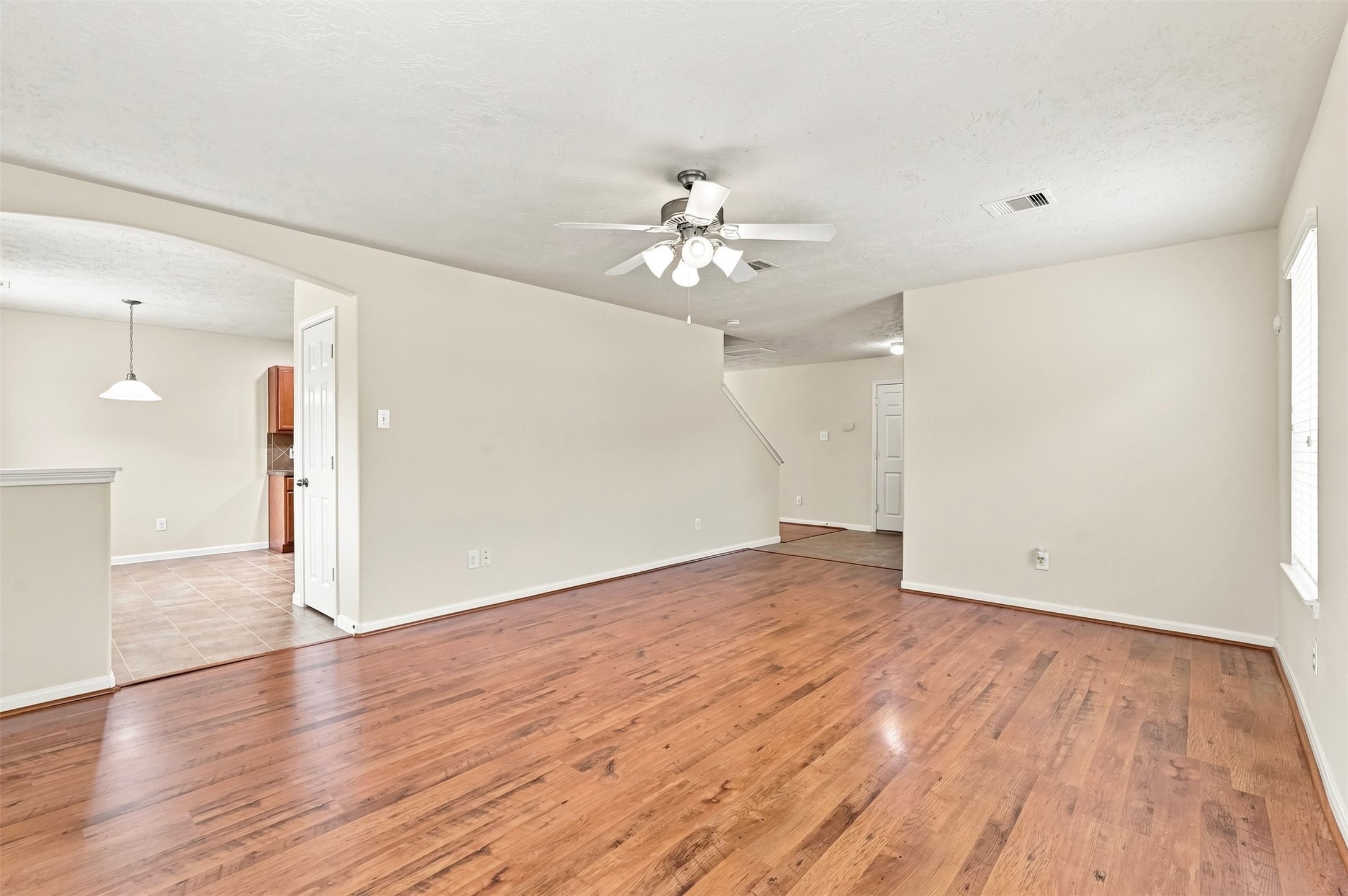 12563 Chiswick Road Houston, TX 77047 - Photo 5 of 24 Gallery Image 5
