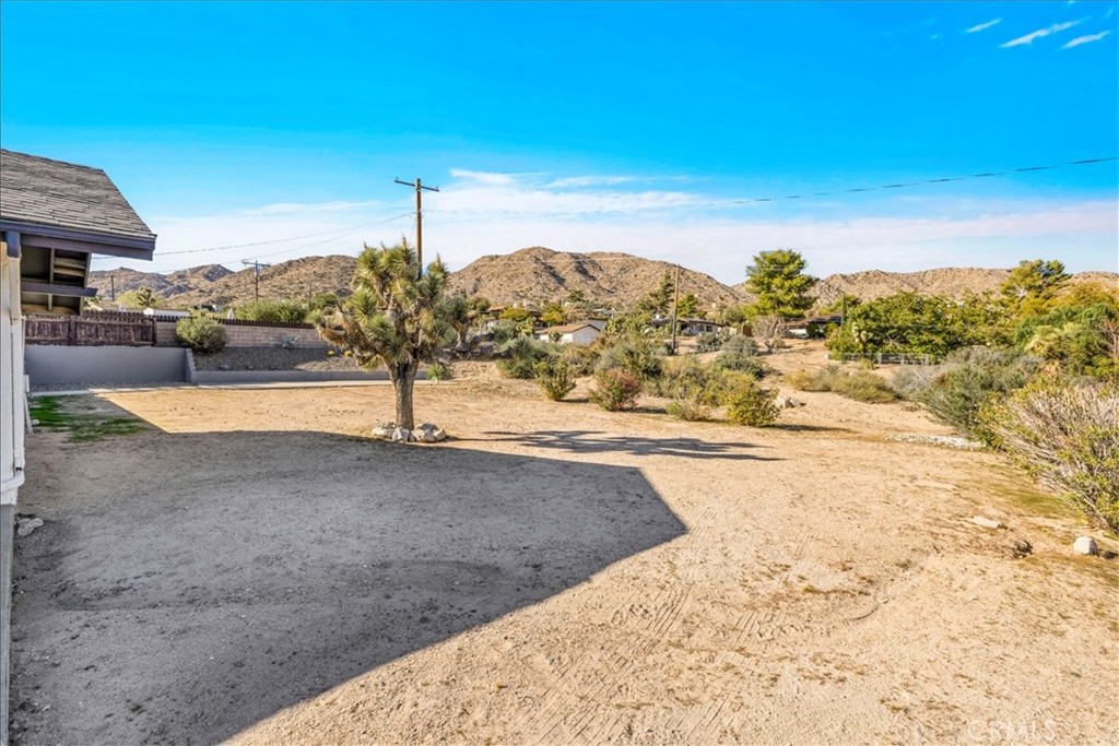 7429 Cardillo Trail Yucca Valley, CA 92284 - Photo 35 of 53