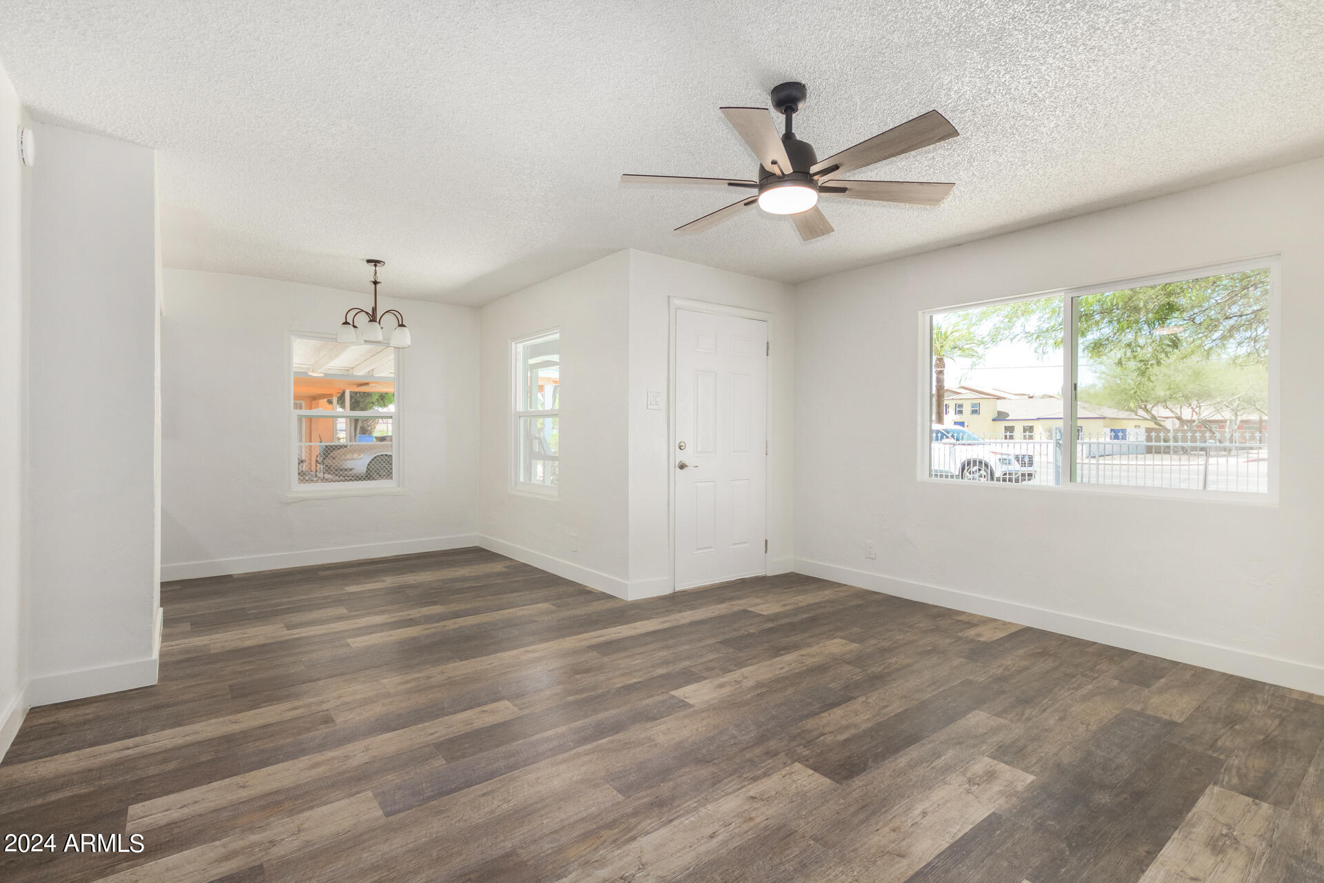 2141 East Broadway Road Phoenix, AZ 85040 - Photo 11 of 37 0011-11 - Broadway