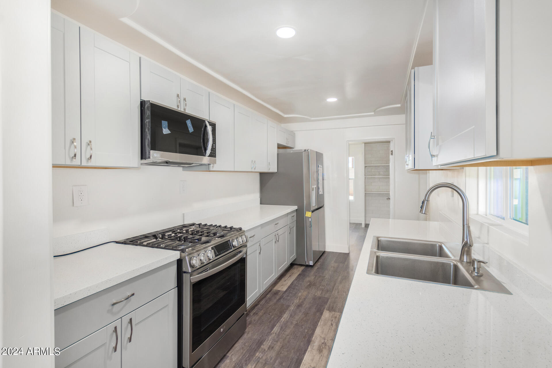2141 East Broadway Road Phoenix, AZ 85040 - Photo 20 of 37 0020-21 - Broadway