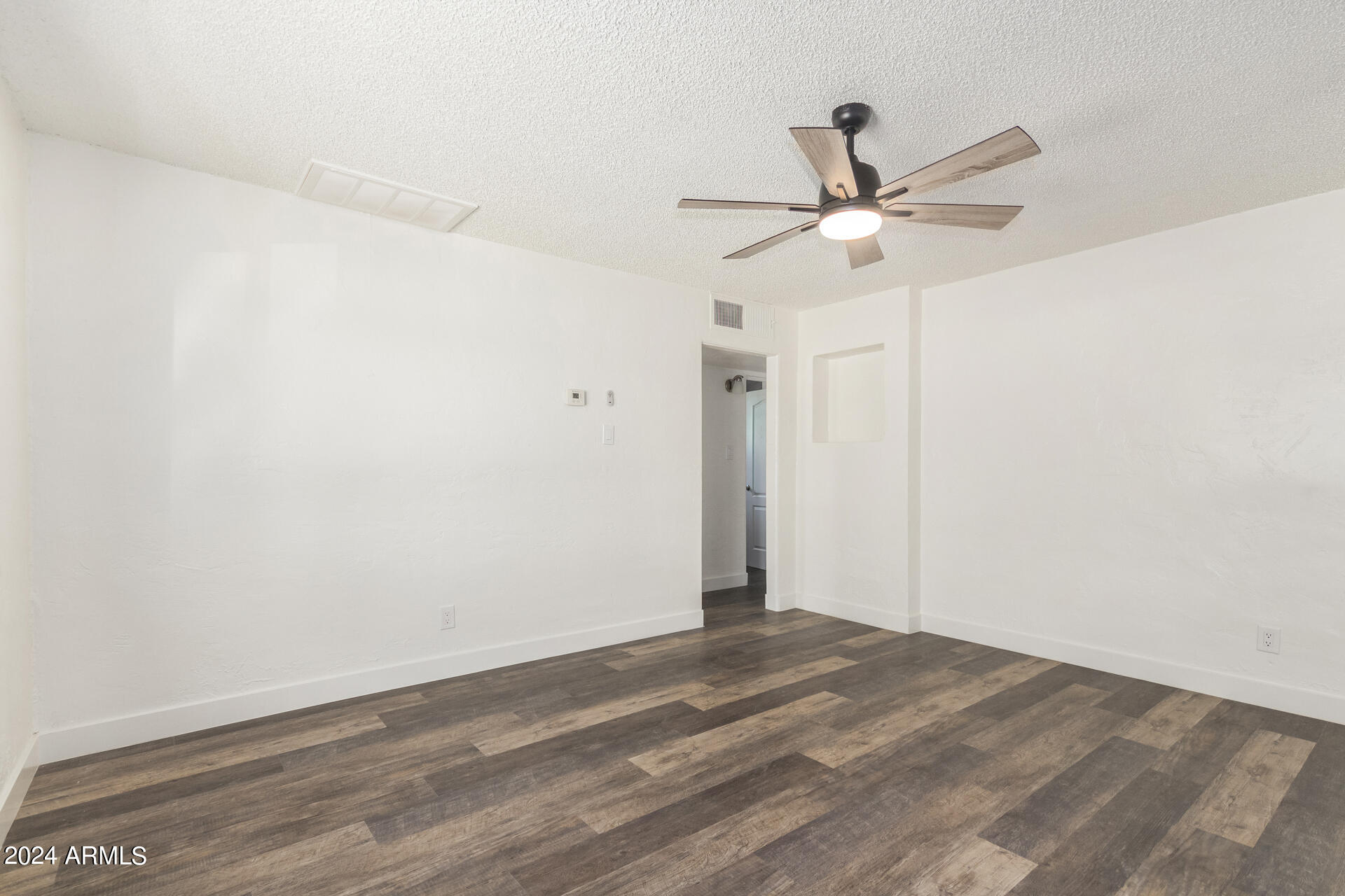 2141 East Broadway Road Phoenix, AZ 85040 - Photo 9 of 37 0009-09 - Broadway