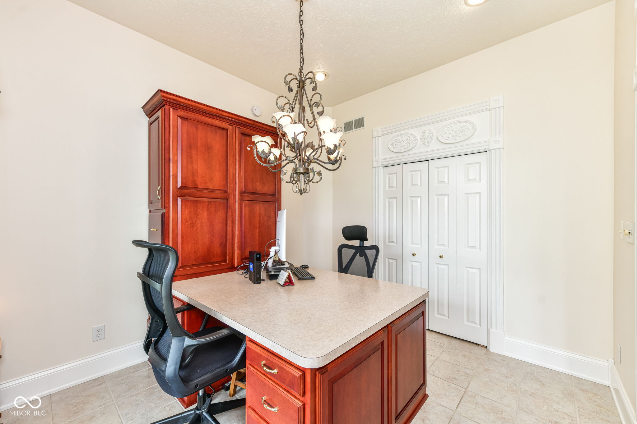 5264 Rocklane Road Greenwood, IN 46143 - Photo 8 of 69